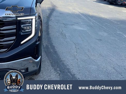 Used 2023 GMC Sierra 1500 SLT w/ X31 Off-Road Package AWD/4WD image 10