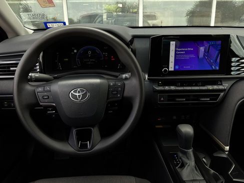 Used 2025 Toyota Camry LE w/ Convenience Package FWD image 14