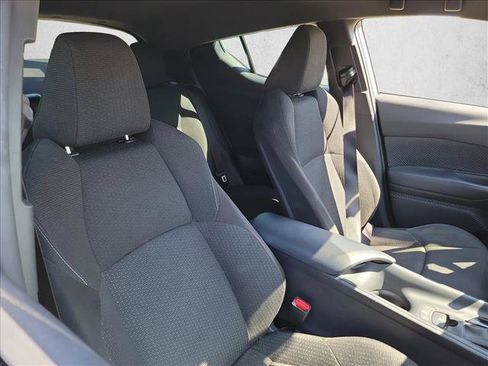 Used 2019 Toyota C-HR LE FWD image 12