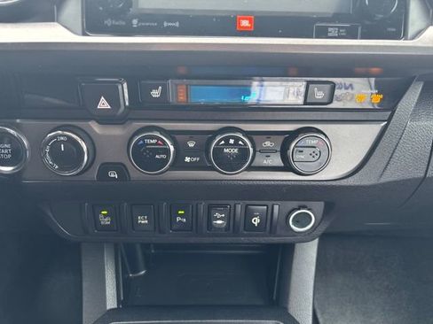 Used 2017 Toyota Tacoma TRD Off-Road image 15