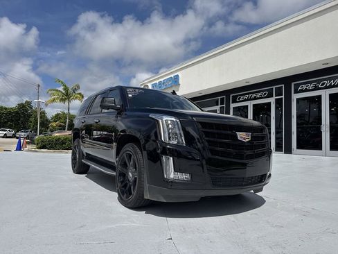 Used 2020 Cadillac Escalade Luxury AWD/4WD image 30