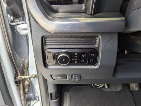 Used 2025 Ford F350 Lariat AWD/4WD image 28