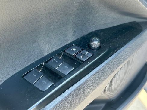 Used 2025 Toyota Camry XLE FWD image 22