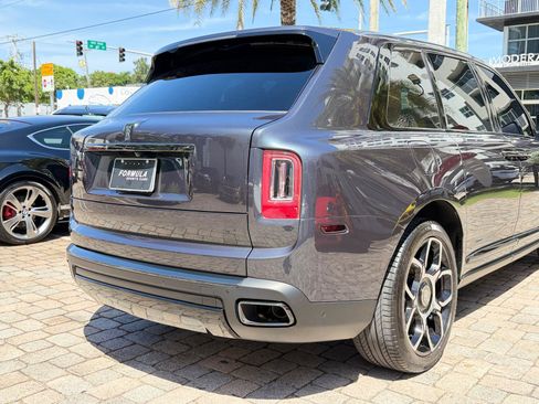 Used 2023 Rolls-Royce Cullinan Black Badge w/ Dark Exterior Package AWD/4WD image 12