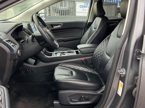 Used 2024 Ford Edge Titanium image 5