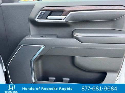 Used 2025 GMC Sierra 1500 SLT image 26