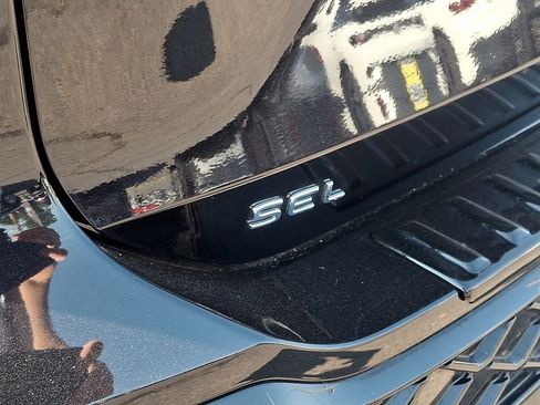Certified 2025 Volkswagen Tiguan SEL R-Line AWD/4WD image 29