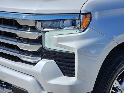 Certified 2024 Chevrolet Silverado 1500 High Country w/ High Country Premium Package image 9