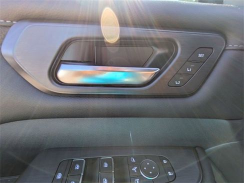 New 2025 Nissan Armada SL w/ Captain's Chari Seat Package image 12