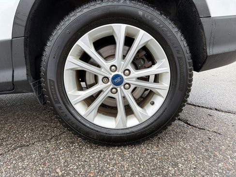 Used 2019 Ford Escape SEL AWD/4WD image 19