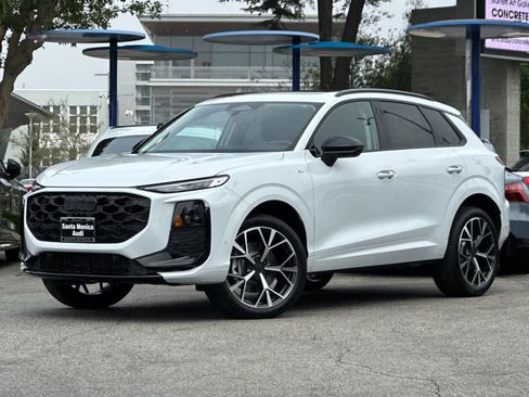 New 2026 Audi Q3 quattro 2.0T AWD/4WD image 1