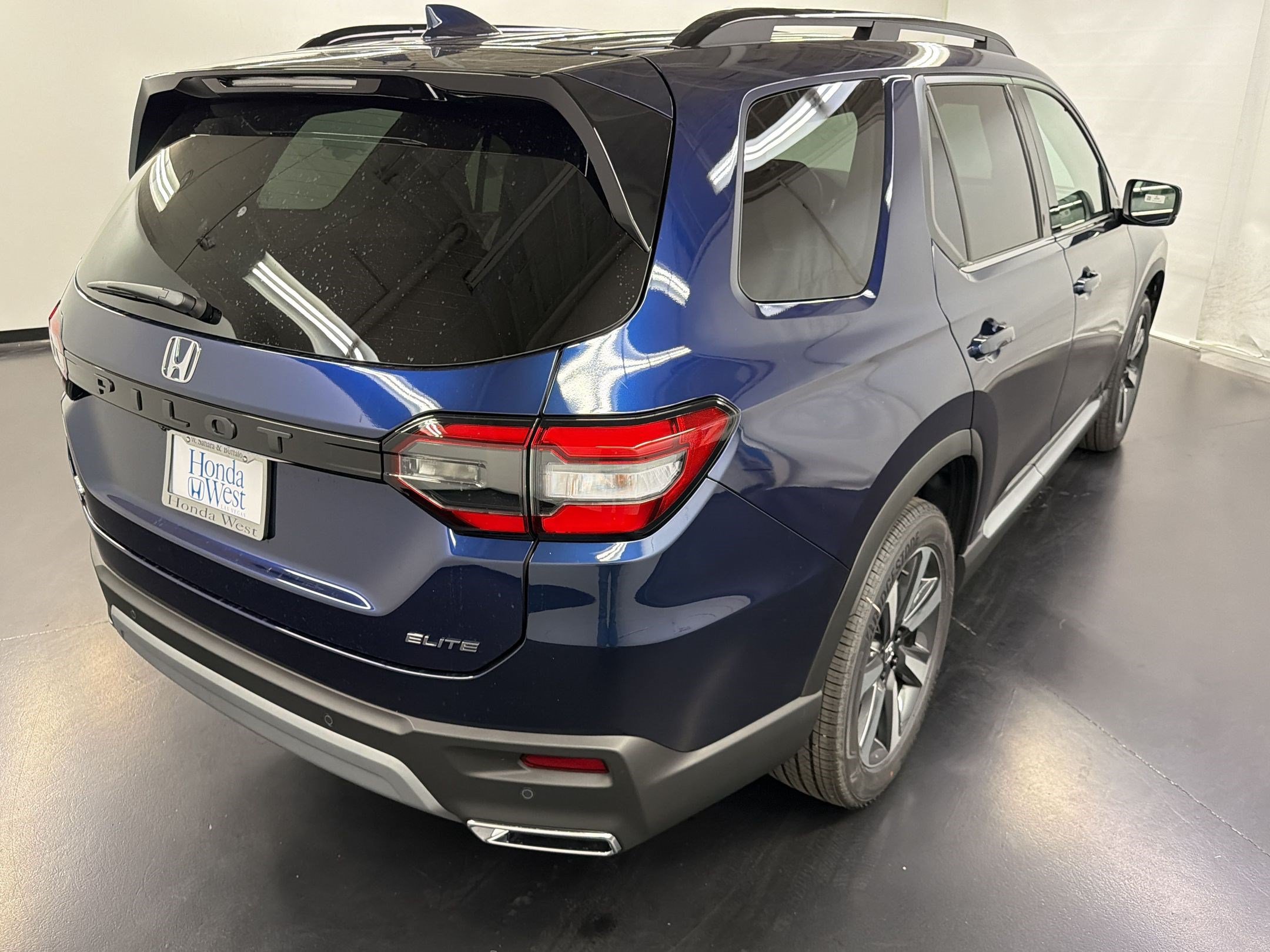 Certified 2025 Honda Pilot Elite image 9