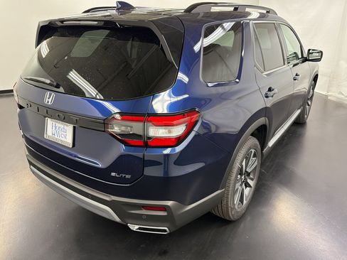 New 2025 Honda Pilot Elite image 9