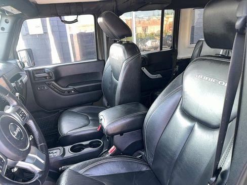 Used 2015 Jeep Wrangler Unlimited Rubicon AWD/4WD image 10