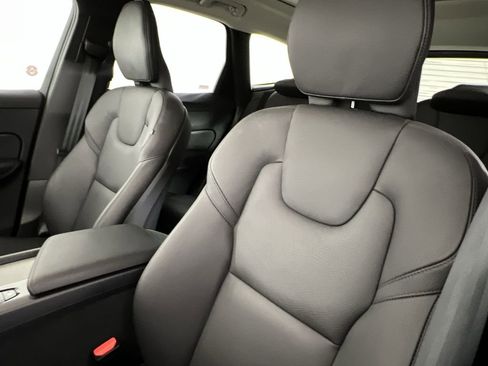 Certified 2025 Volvo XC60 B5 Plus image 14
