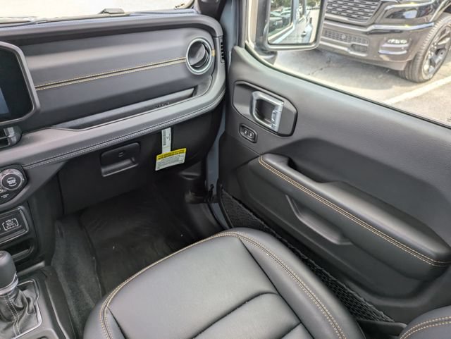 New 2026 Jeep Gladiator Sport AWD/4WD image 17
