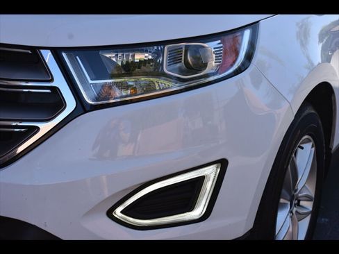 Used 2016 Ford Edge SEL image 45