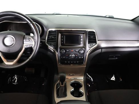 Used 2017 Jeep Grand Cherokee Laredo AWD/4WD image 24