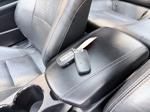 Used 2013 Hyundai Genesis 3.8 image 22