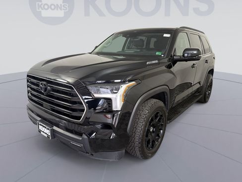 Used 2023 Toyota Sequoia SR5 image 1