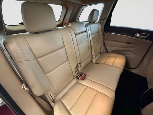 Used 2019 Jeep Grand Cherokee Limited w/ Trailer Tow Group IV AWD/4WD image 18