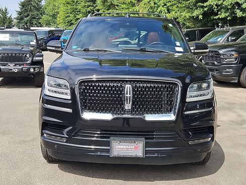 Used 2021 Lincoln Navigator L Reserve AWD/4WD image 2