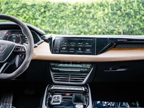 Used 2022 Audi e-tron GT Prestige w/ Prestige Package AWD/4WD image 13