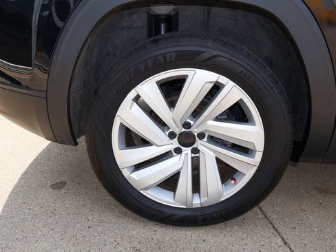 Used 2020 Volkswagen Atlas Cross Sport SE FWD image 9