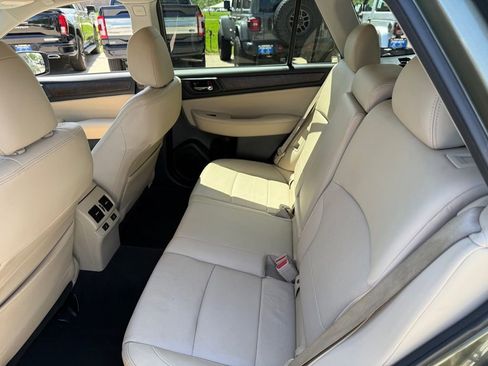 Used 2017 Subaru Outback 2.5i Limited w/ Popular Package #5 AWD/4WD image 14