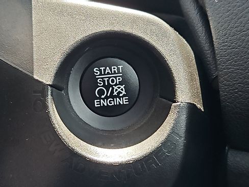 Used 2022 Jeep Renegade Limited w/ Sun, Sound & Wheels Group AWD/4WD image 25