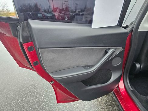 Used 2024 Tesla Model Y Long Range image 19