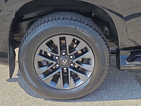 Used 2022 Lexus GX 460 Premium w/ Premium Plus Package AWD/4WD image 17