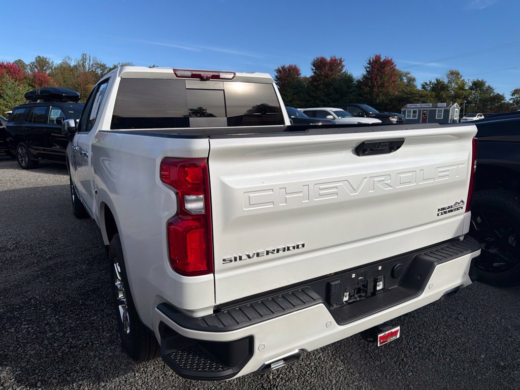 Used 2024 Chevrolet Silverado 1500 RST w/ Convenience Package II AWD/4WD image 5