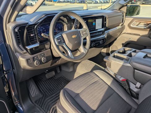 Used 2023 Chevrolet Silverado 1500 LT AWD/4WD image 14