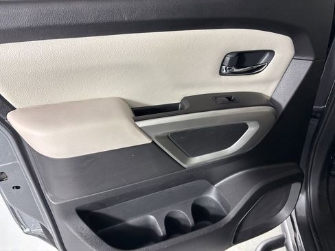 Certified 2024 Nissan Titan SV w/ SV Convenience Package image 40