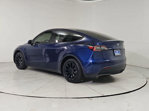 Used 2022 Tesla Model Y Long Range image 4