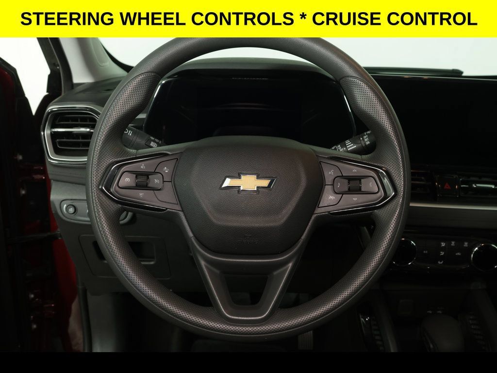 Used 2025 Chevrolet TrailBlazer LT FWD image 4