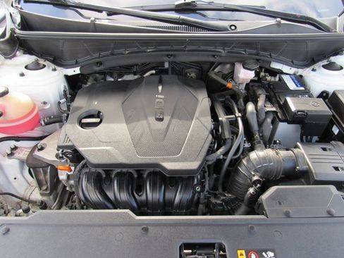 Used 2022 Hyundai Tucson Limited FWD image 12