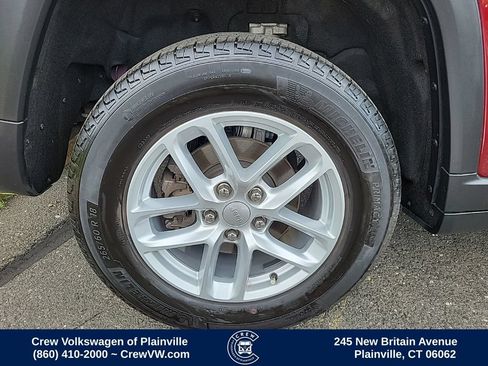 Used 2024 Jeep Grand Cherokee Laredo X AWD/4WD image 20