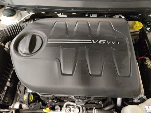 Used 2022 Jeep Cherokee Latitude Lux w/ Sun & Sound Group image 30