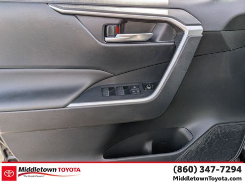 Certified 2022 Toyota RAV4 XLE w/ Convenience Package AWD/4WD image 10