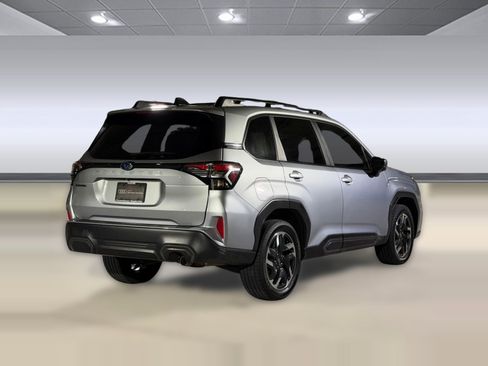 Used 2025 Subaru Forester Limited w/ Popular Package #1 AWD/4WD image 9