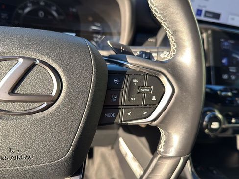 Used 2023 Lexus LX 600 4WD w/ Luxury Package image 21