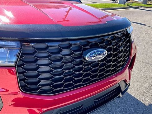 Certified 2025 Ford Explorer ST-Line w/ Premium Package image 29