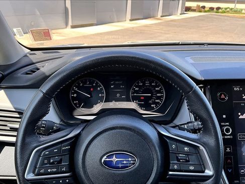 Used 2025 Subaru Outback Premium AWD/4WD image 18