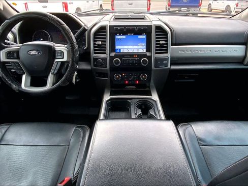 Certified 2019 Ford F250 Lariat w/ Chrome Package image 15