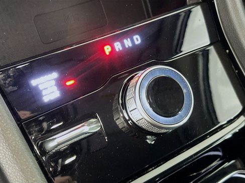 Used 2023 Jeep Grand Cherokee L Limited w/ Luxury Tech Group II AWD/4WD image 25