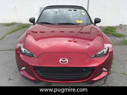 Used 2023 MAZDA MX-5 Miata Sport RWD image 2