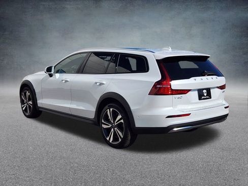 New 2026 Volvo V60 B5 Cross Country Plus w/ Climate Package image 5