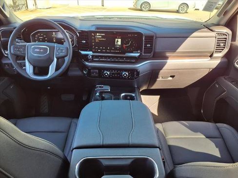 New 2026 GMC Sierra 1500 SLT image 4